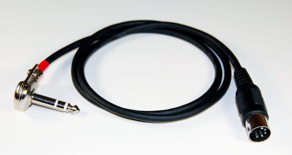 写真：NEO MIDI Cable